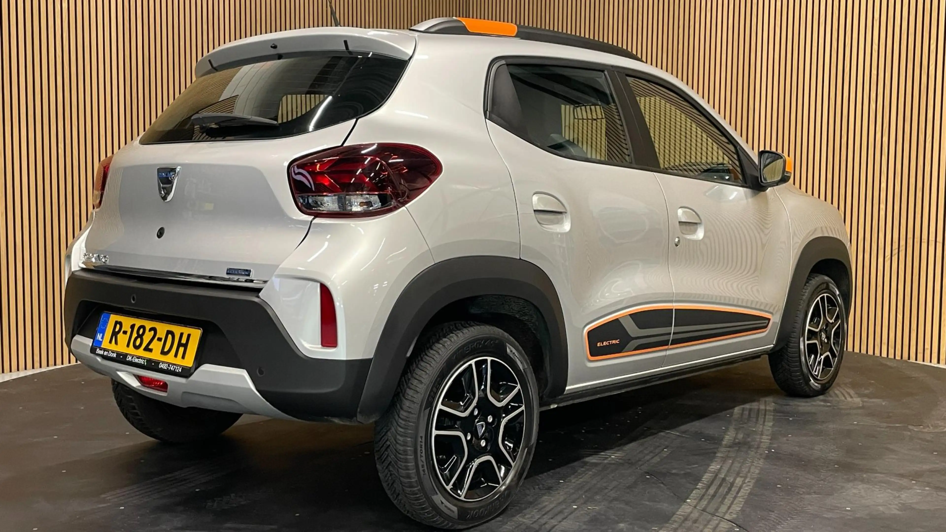Dacia Spring Comfort Plus (Orange Pack) 27 kWh|AIRCO|LEDER|CARP — photo 4