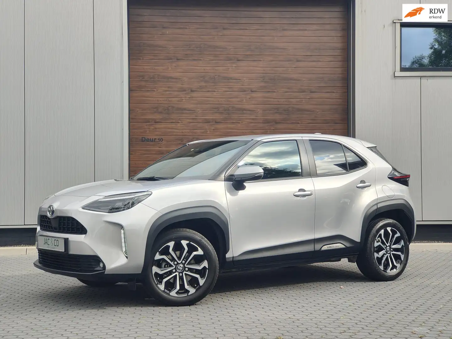 Toyota Yaris Cross 1.5 Hybrid First Edition Full map Navi - Camera - Silber - 1