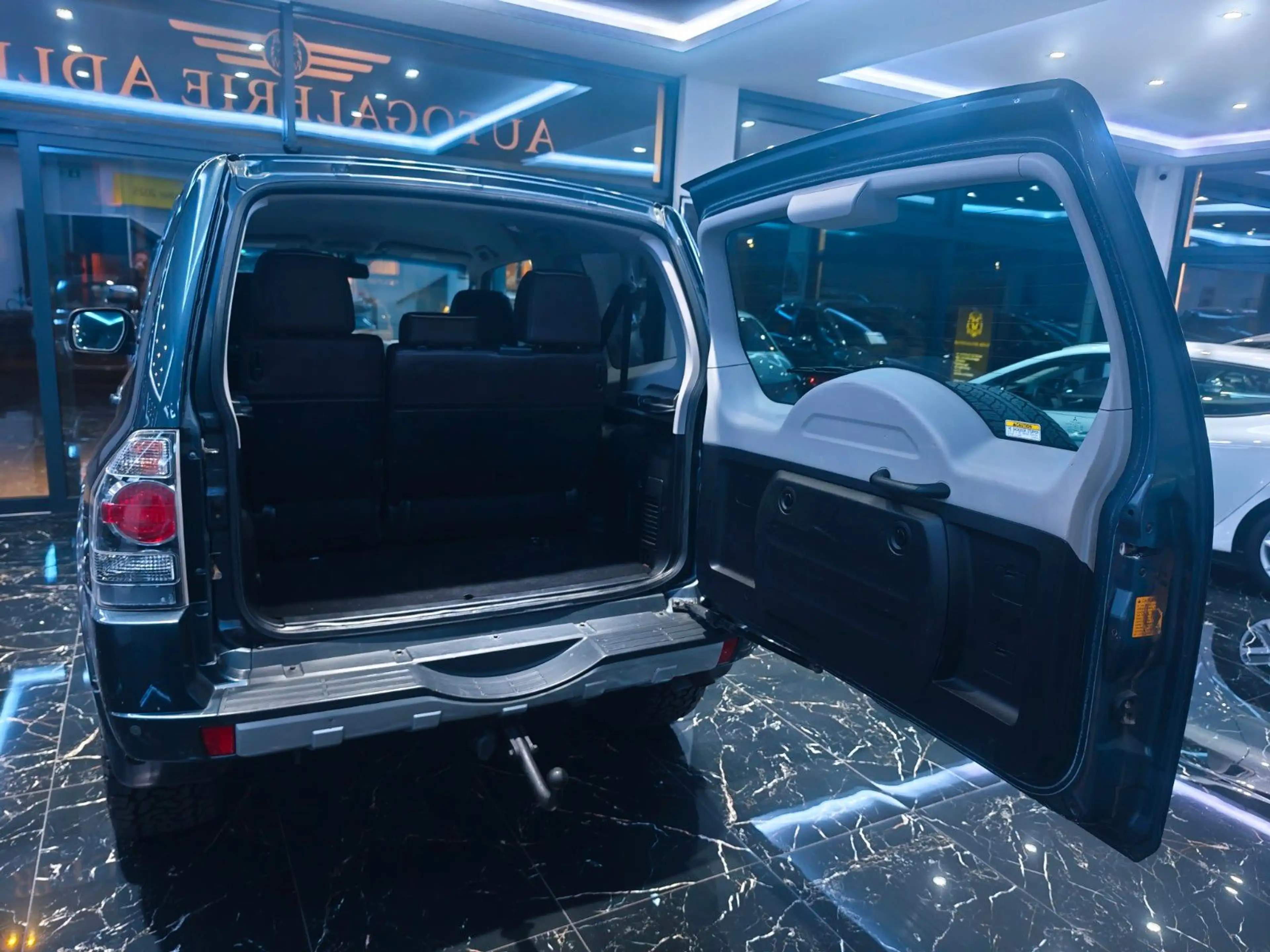 Mitsubishi Pajero 3.2 DI-D Limited Edition LEDER MFL — photo 14