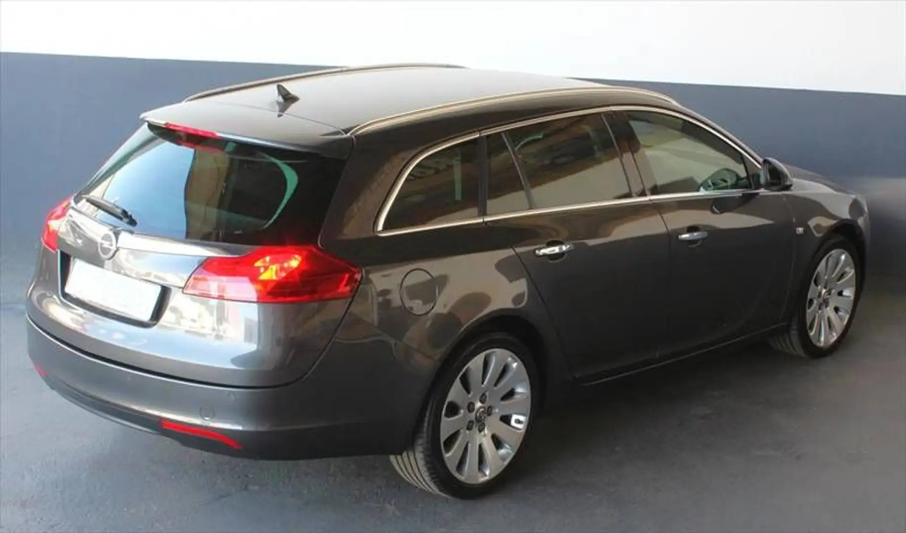 Opel Insignia SportsTourer 2,0 CDTI Innovation Alu 19 Szary - 2