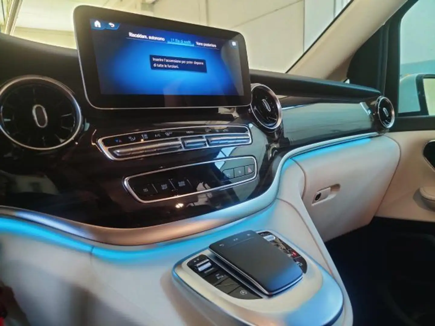 Mercedes-Benz Marco Polo 300d Automatic 4MATIC PC Weiß - 2