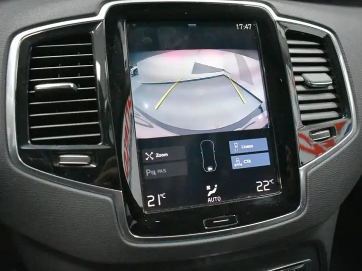 Volvo XC90 2021, foto 10