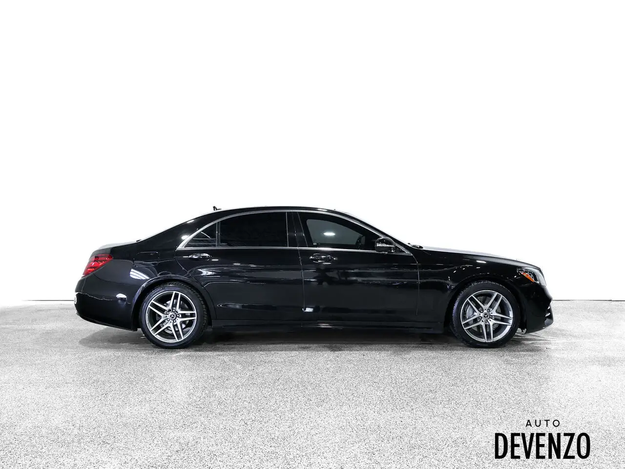 Mercedes-Benz S-Class photo Mercedes-Benz S-Class