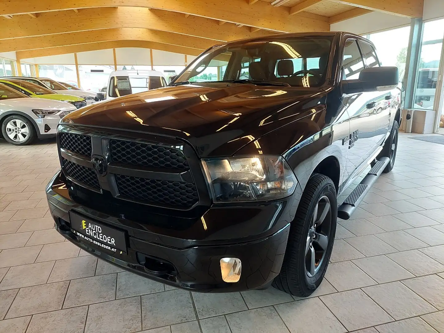 Dodge RAM Ram 1500 HEMI Negro - 2