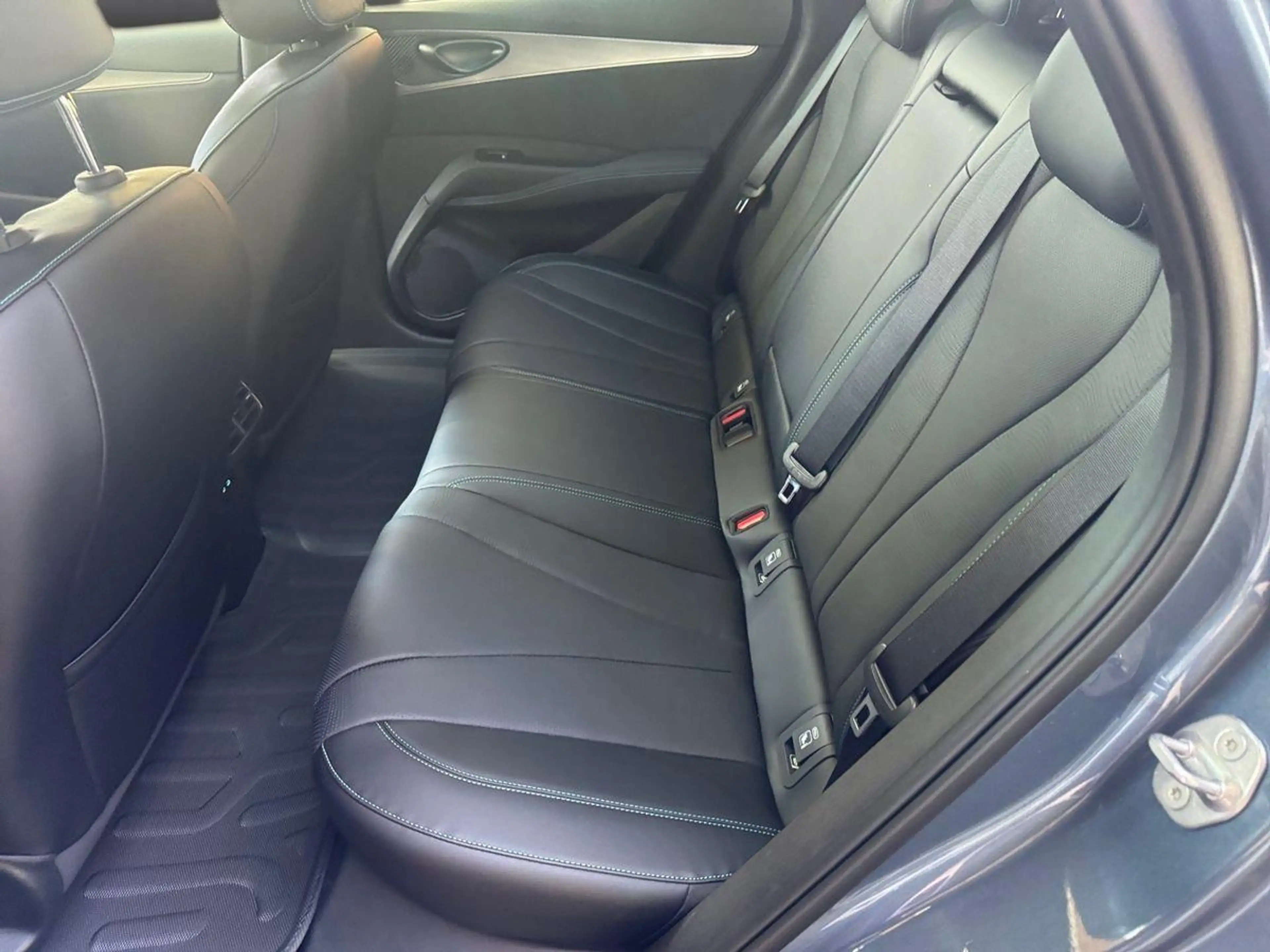 BYD Seal 6 Touring 1.5 PHEV DM-i 156 kW Comfort — photo 12