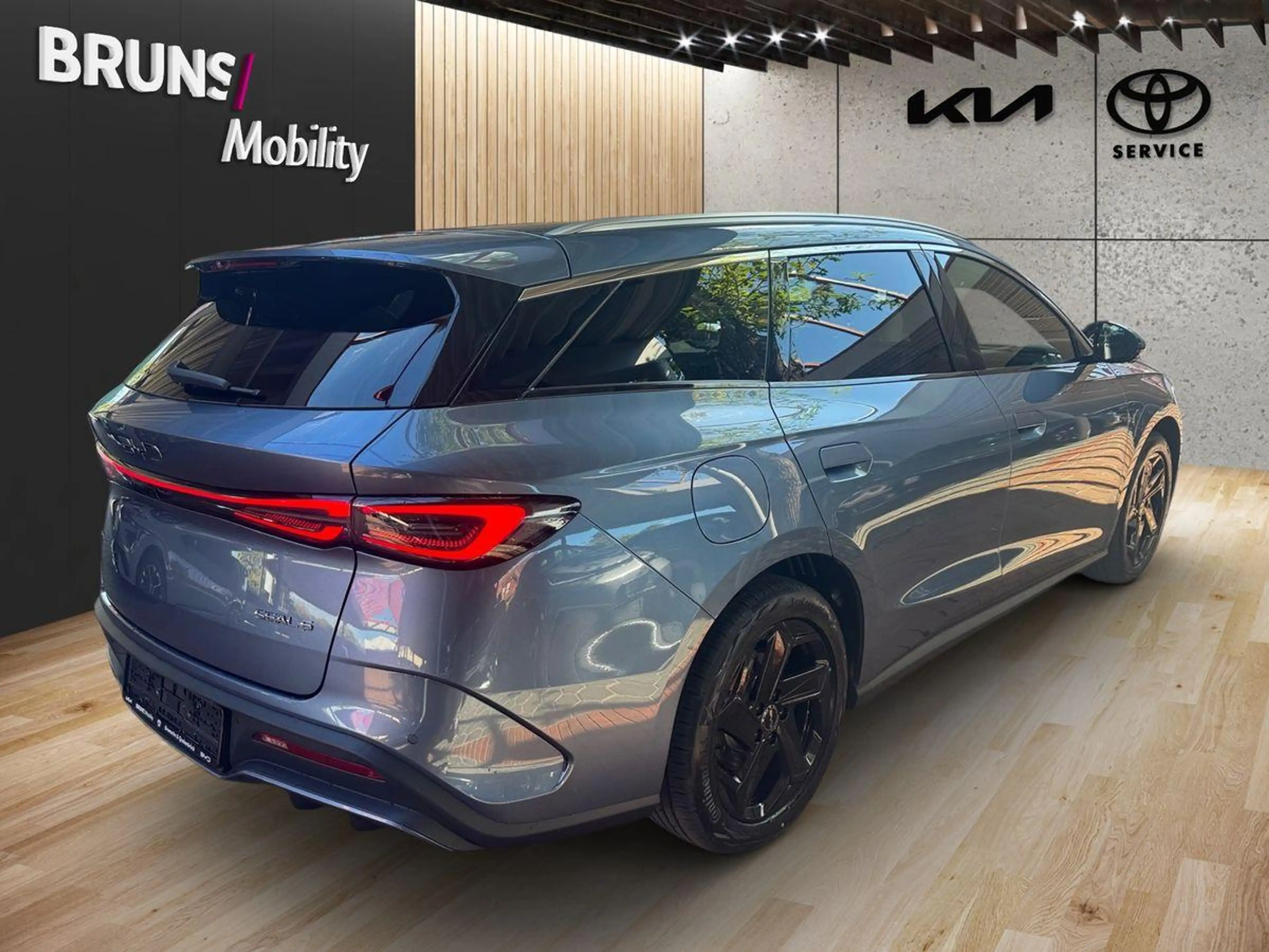 BYD Seal 6 Touring 1.5 PHEV DM-i 156 kW Comfort — photo 4