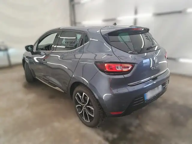 Renault Clio view 2