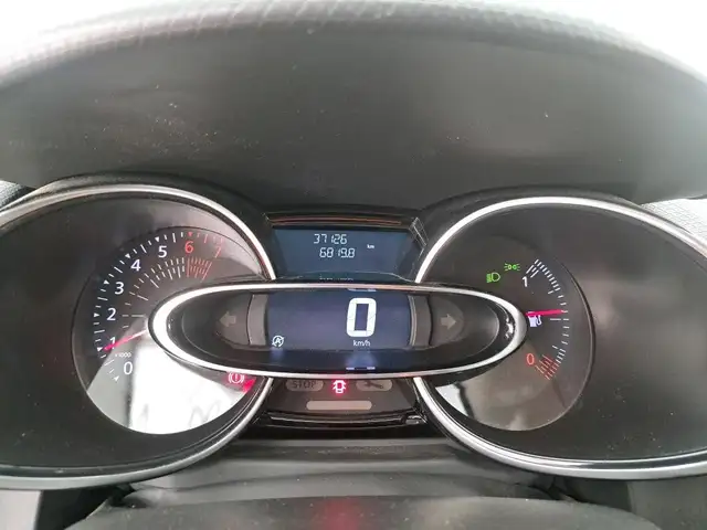 Renault Clio view 6