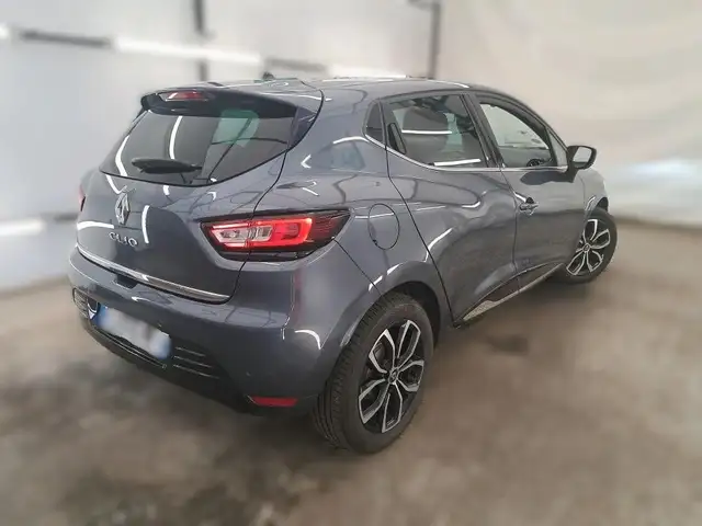 Renault Clio view 3