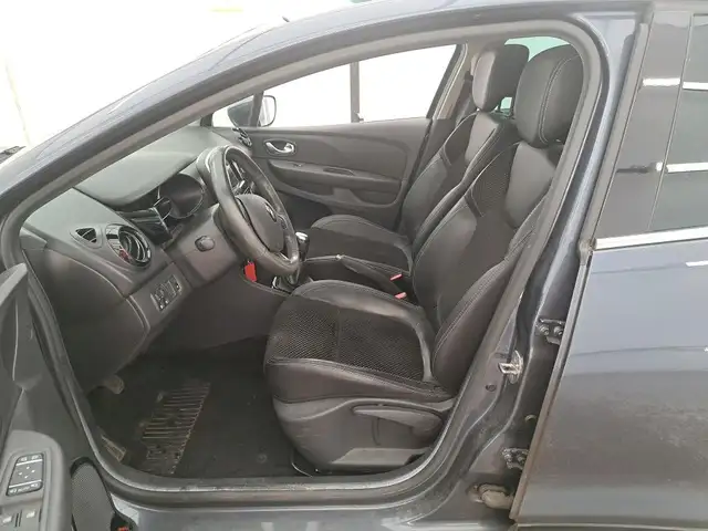 Renault Clio view 8