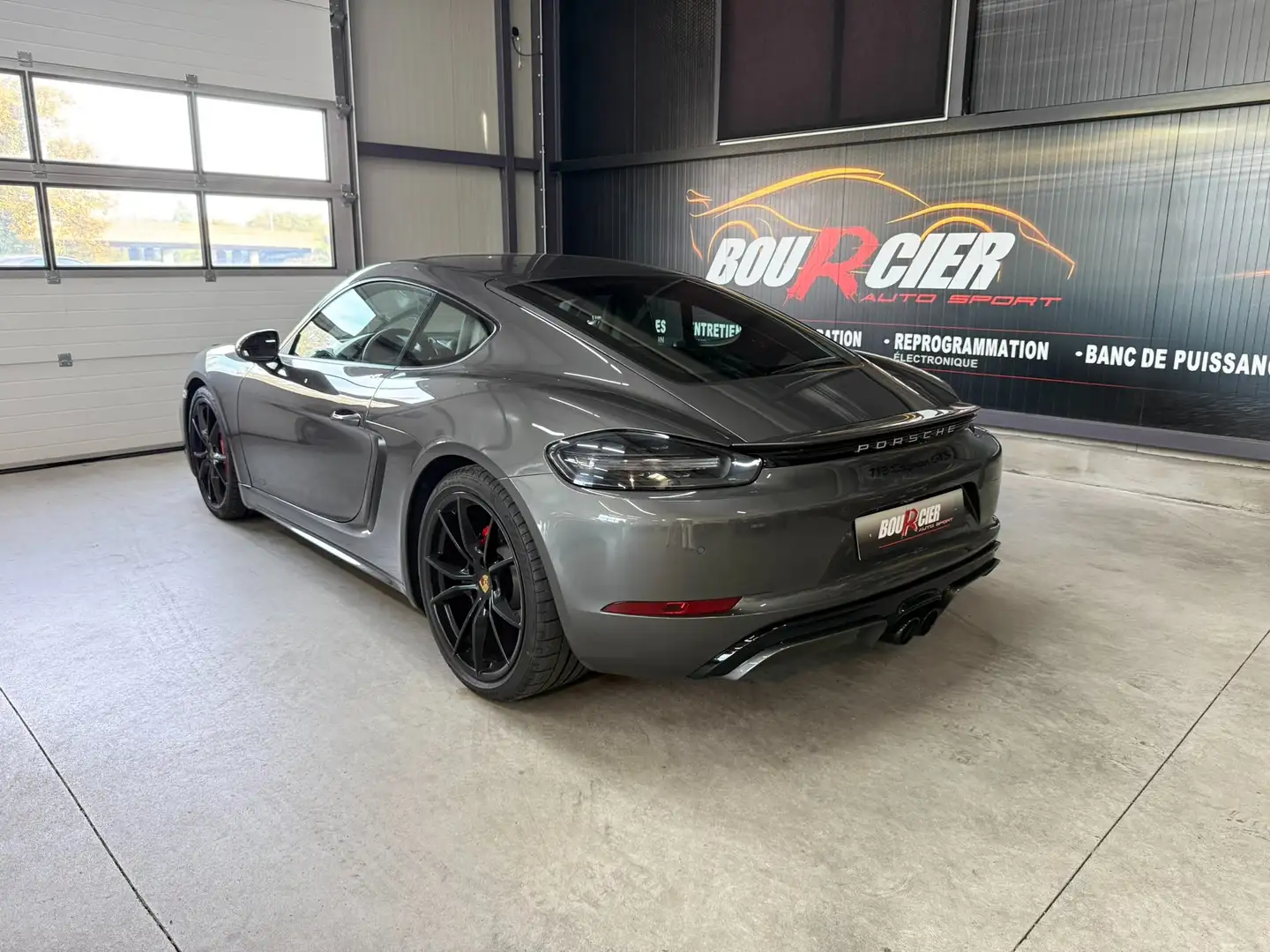 Porsche 718 Cayman GTS Gris - 2