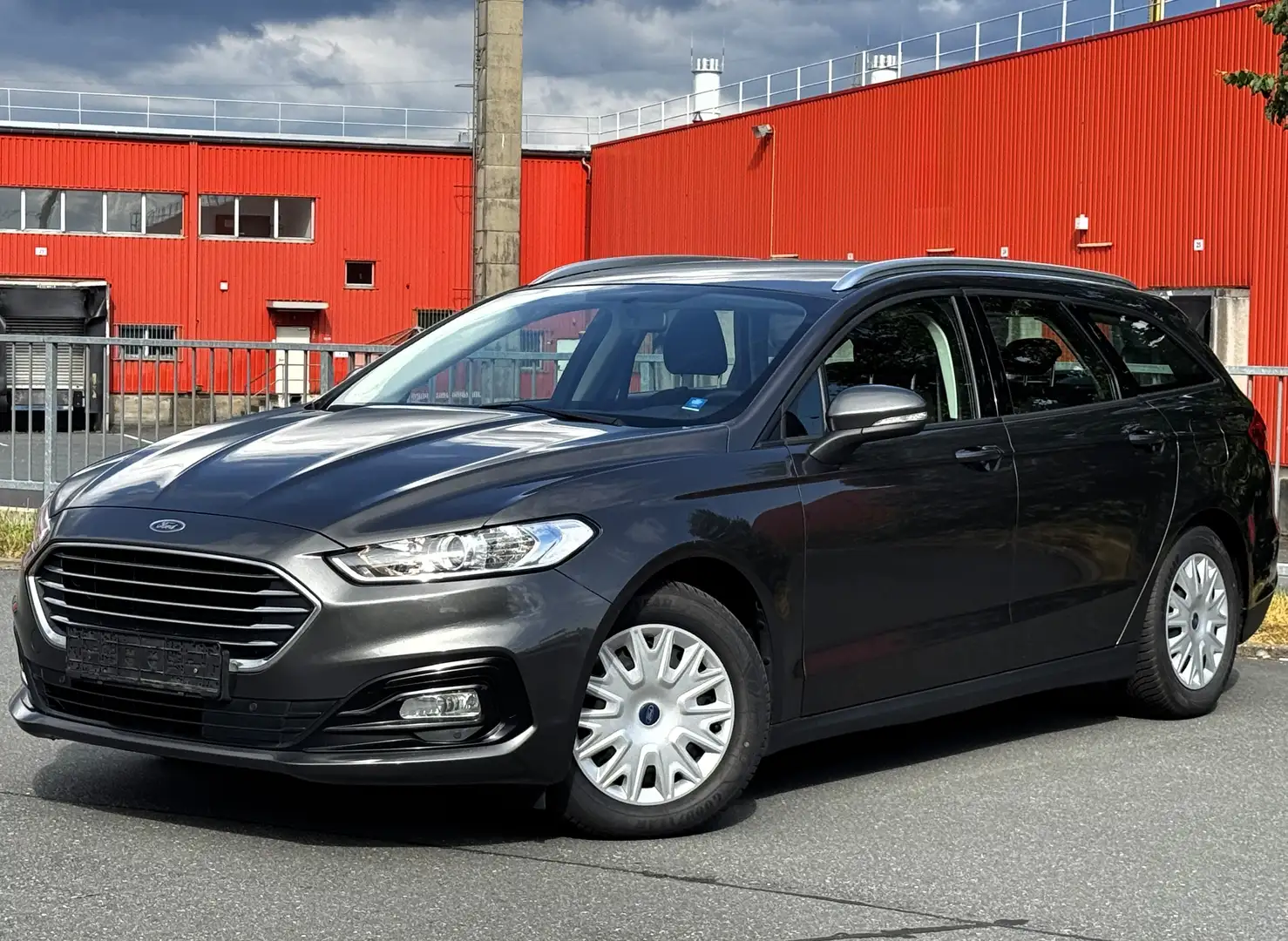Ford Mondeo 2,0 EcoBlue*NAVI*AUTO*PDC+GARANTIE*TÜV-NEU Gris - 1