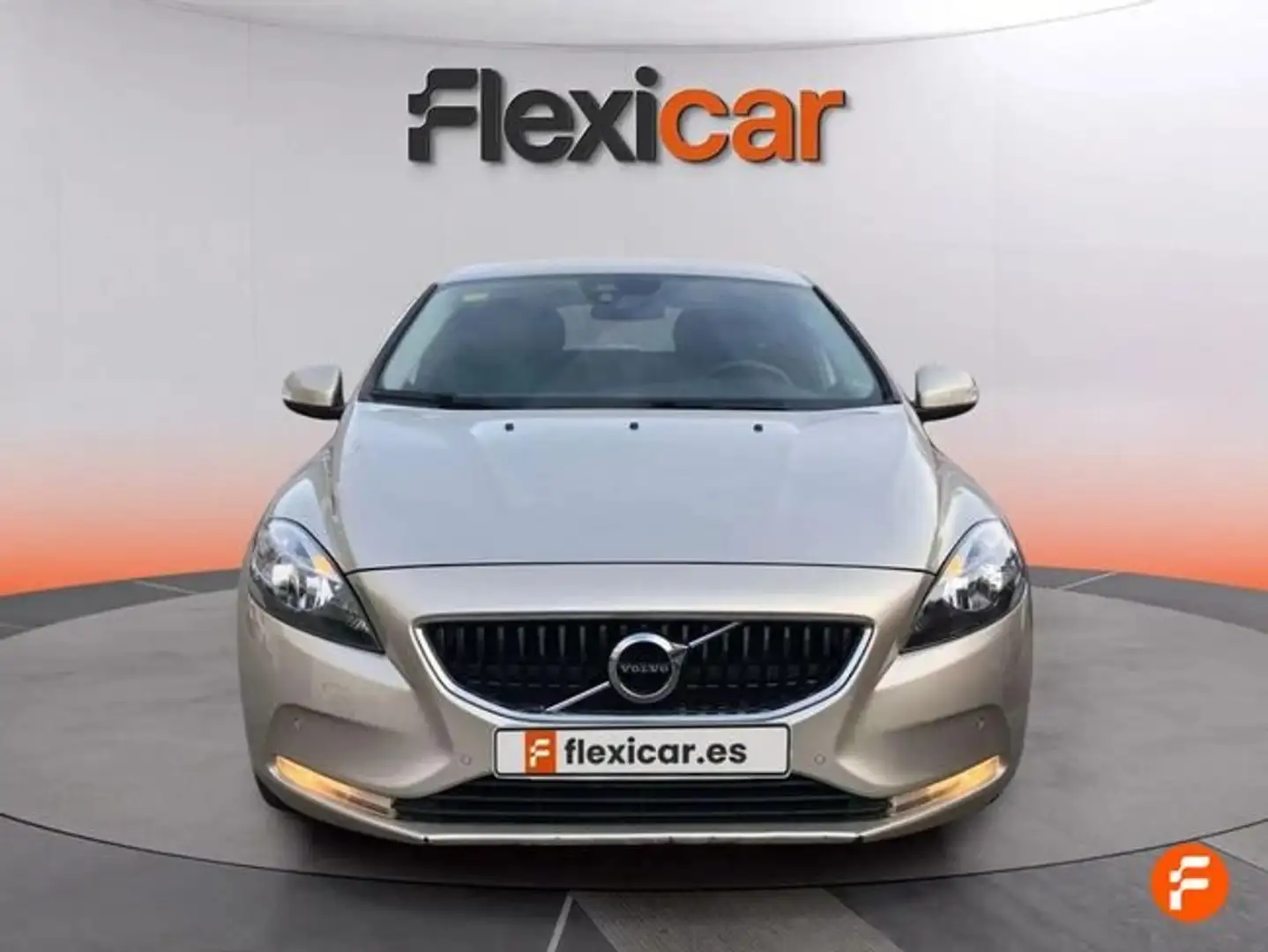 Volvo V40 D2 Kinetic 120 Beige - 2