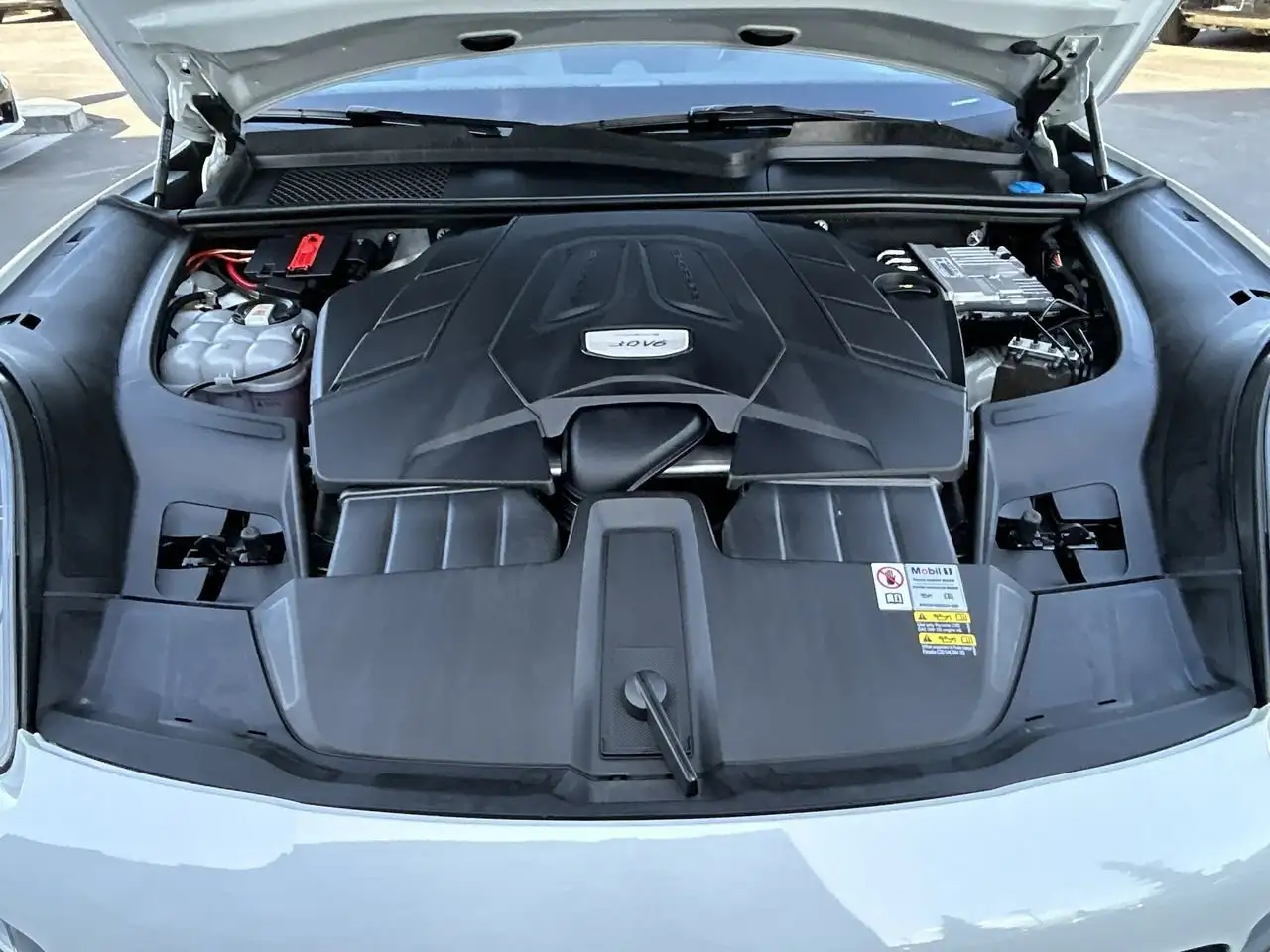 Porsche Cayenne снимка Porsche Cayenne