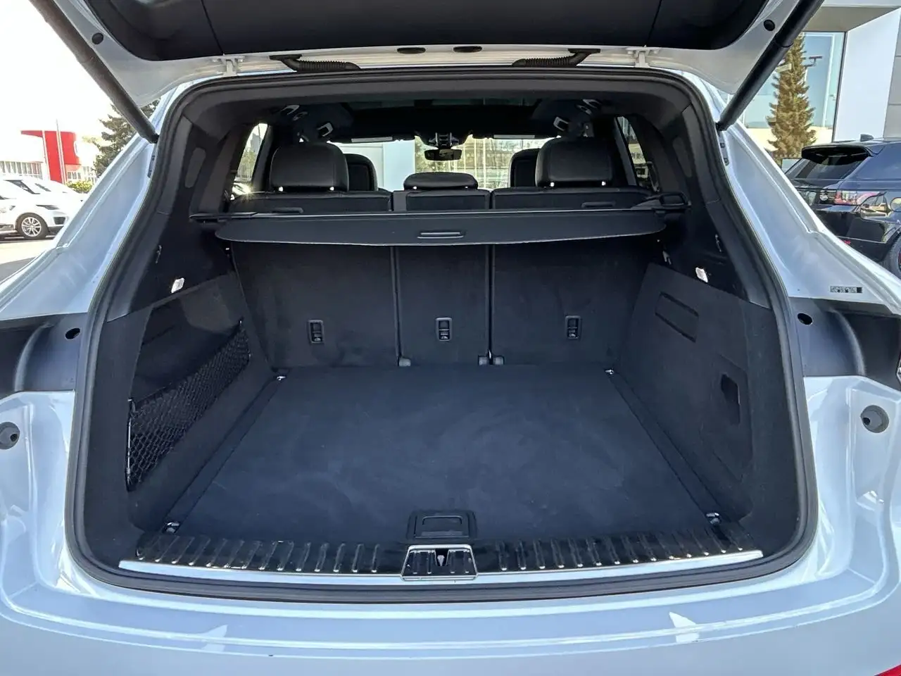 Porsche Cayenne снимка Porsche Cayenne