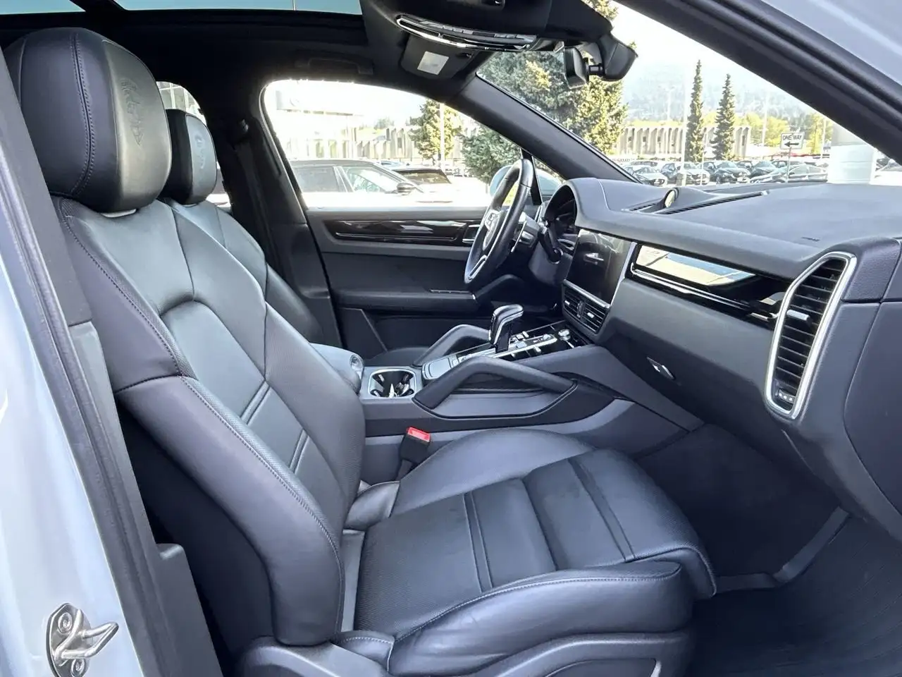 Porsche Cayenne снимка Porsche Cayenne