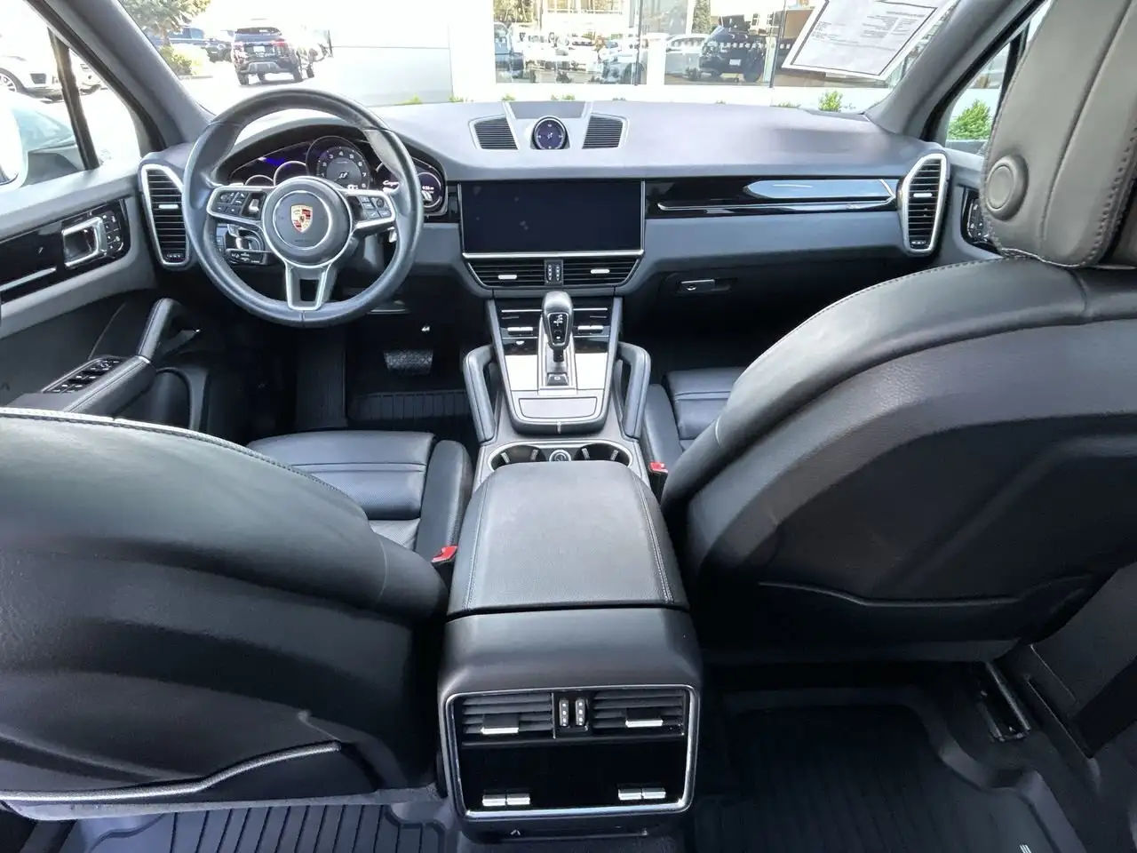Porsche Cayenne снимка Porsche Cayenne