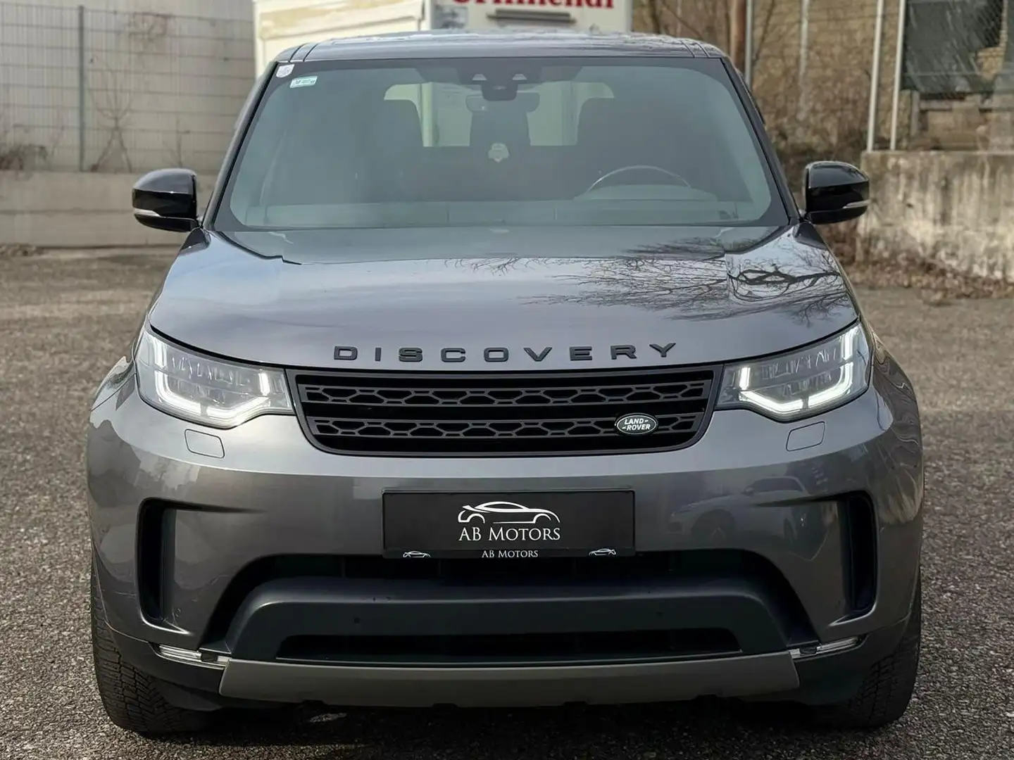 Land Rover Discovery SE TD4 Grau - 2