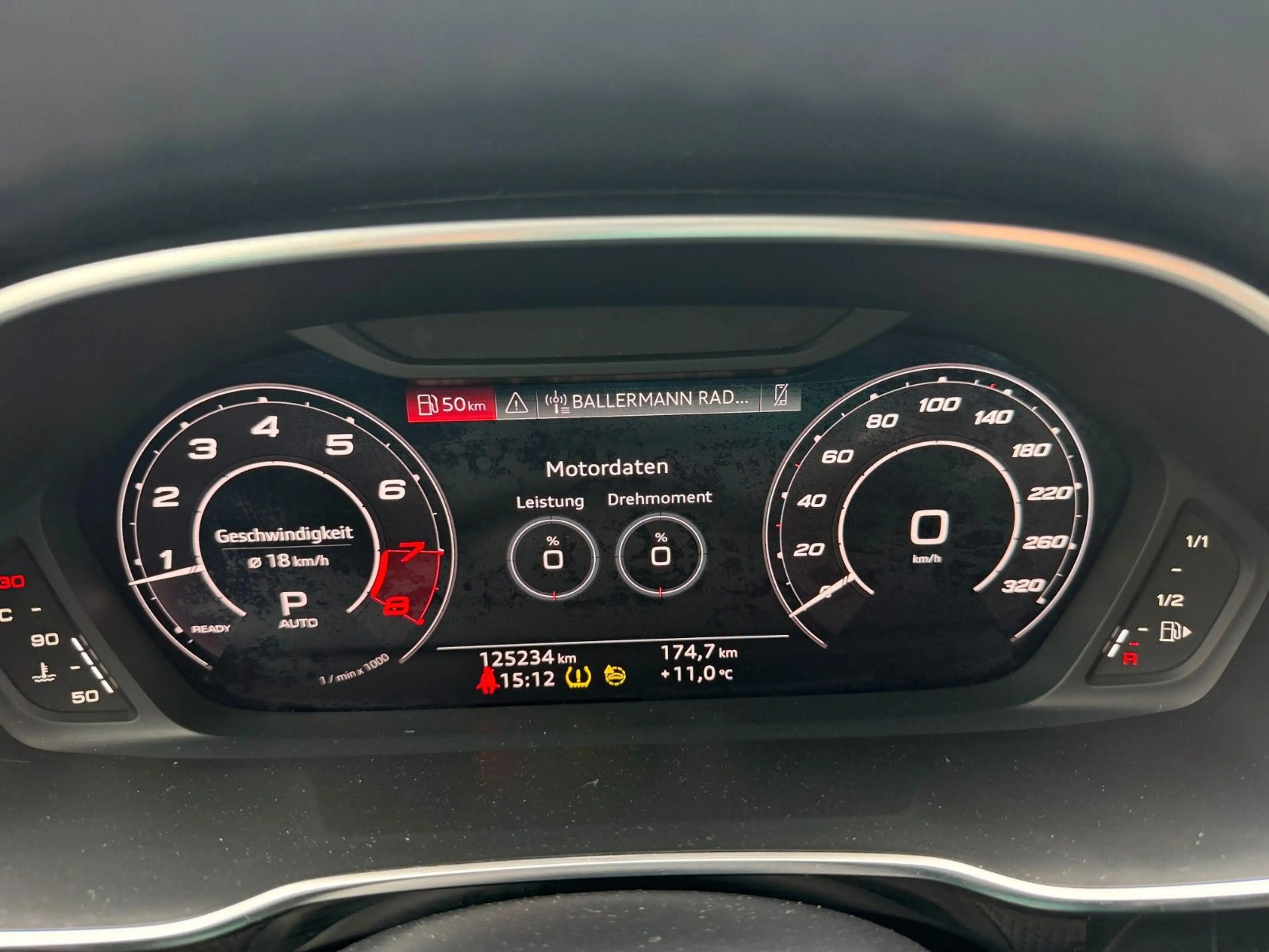 Audi RS Q3 2.5 TFSI S tronic quattro — photo 8