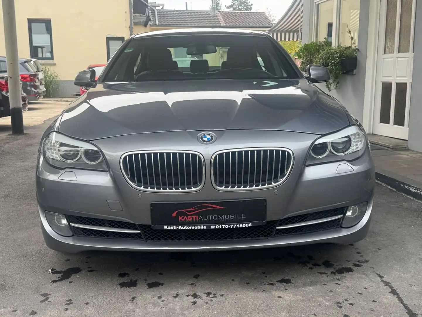 BMW 520 Baureihe 5 Lim. 520 i TOP Zustand Gris - 2