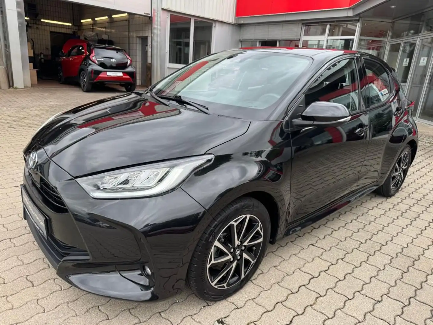 Toyota Yaris Hybrid 1.5 VVT-i Team Deutschland Noir - 2
