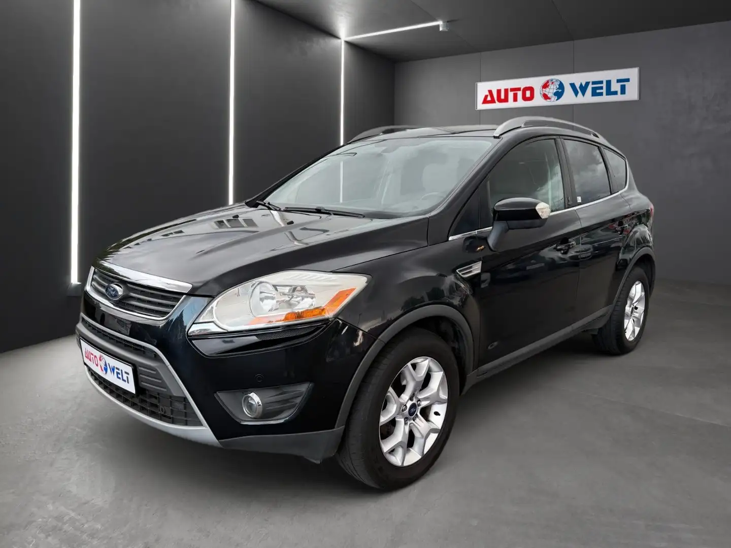 Ford Kuga 2.0 TDCi Dual-Klima Parkhilfe BT Tempo AHK Schwarz - 1