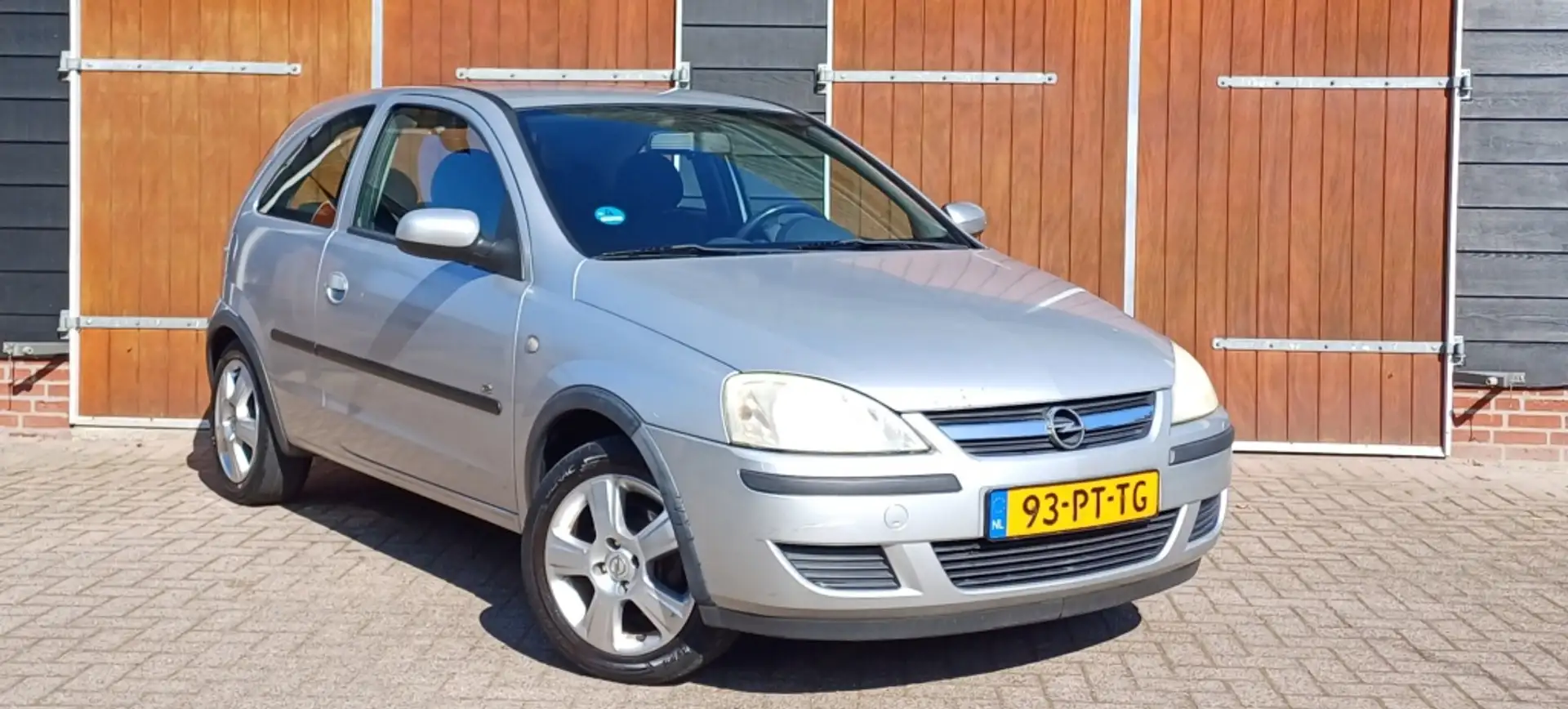 Opel Corsa 1.4-16V Full Rhythm, Airco, 18-3-2026 APK, NAP Gris - 1
