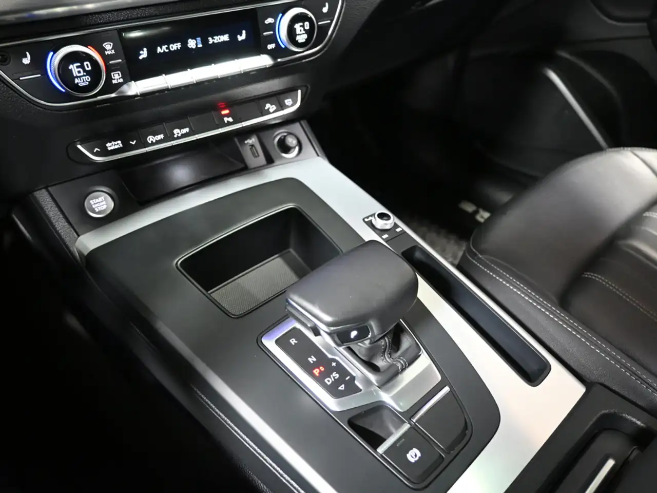 Audi Q5 снимка Audi Q5