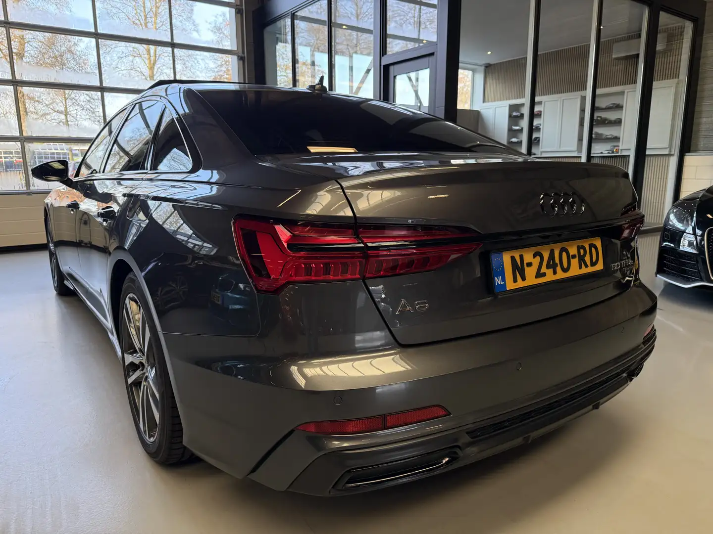 Audi A6 Limousine 50 TFSI e quattro S edition incl btw, Pa Grau - 2