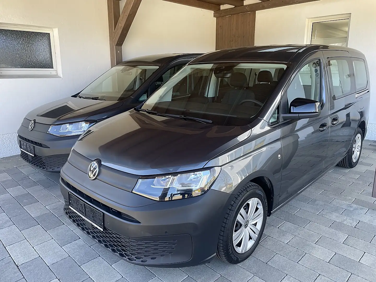 Volkswagen Caddy Kombi Maxi 2,0 TDI-7SITZER-NAVI-TEMPOMAT-LANE-F... Grau - 2