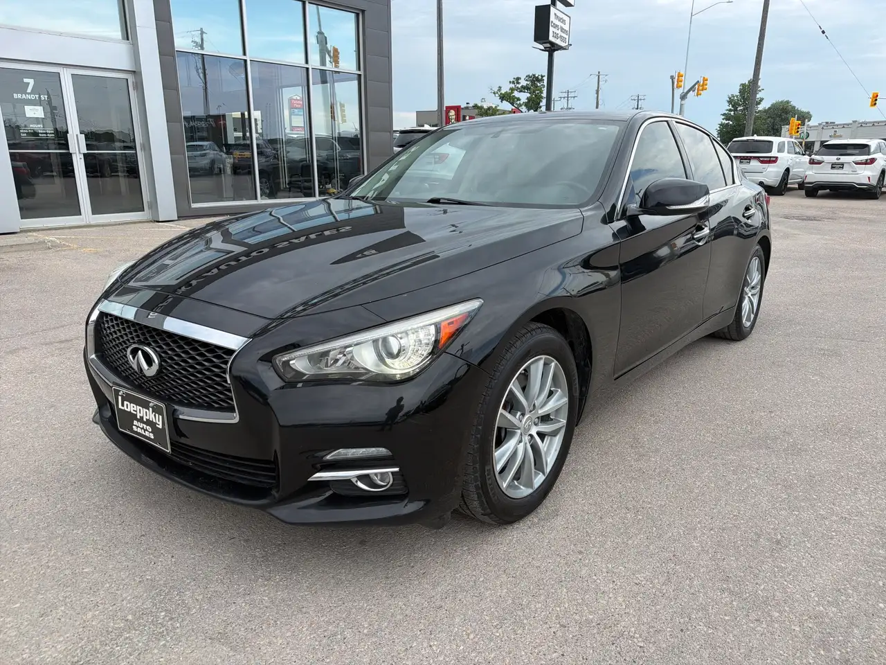 Infiniti Q50 снимка Infiniti Q50