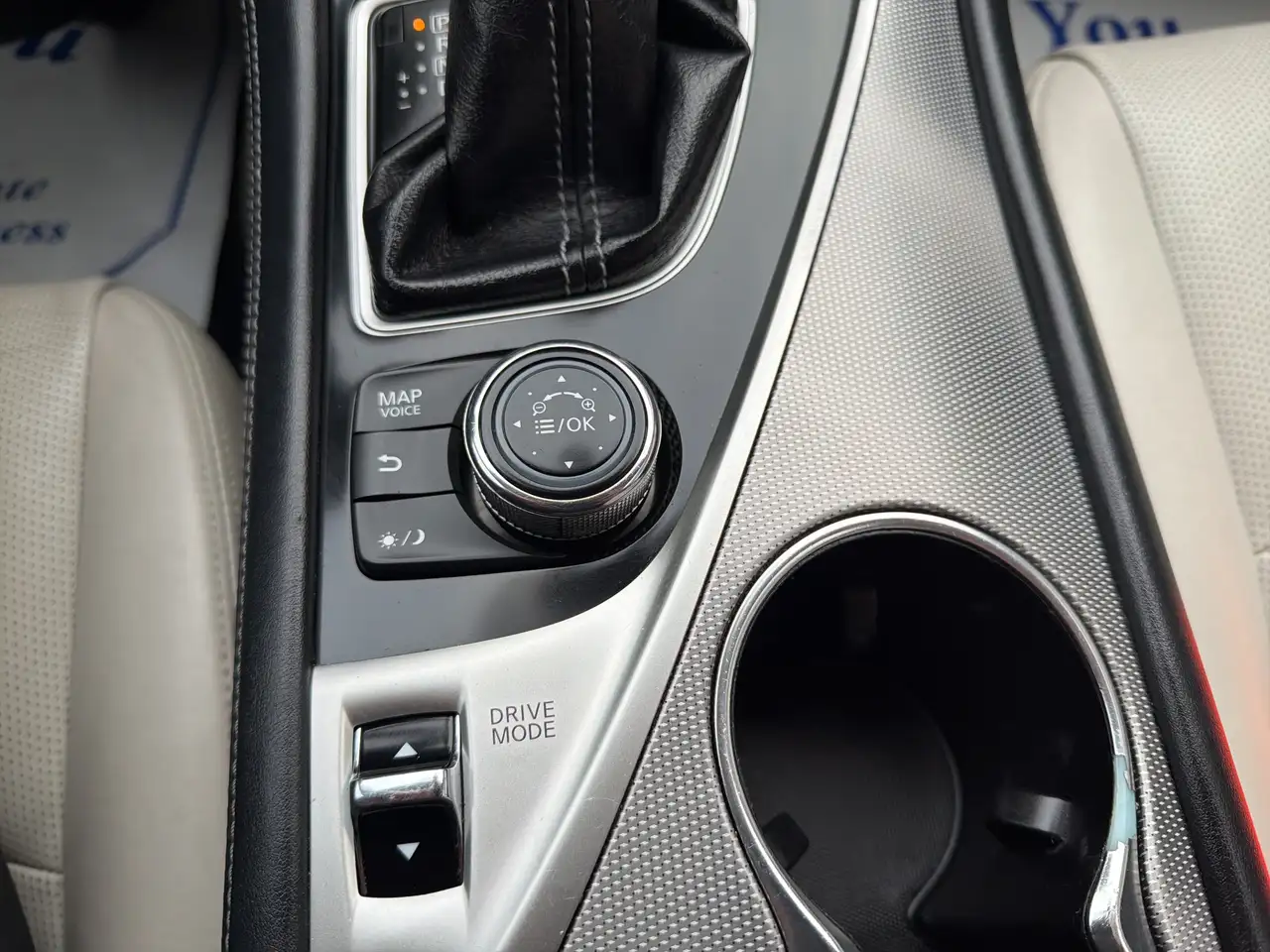 Infiniti Q50 снимка Infiniti Q50