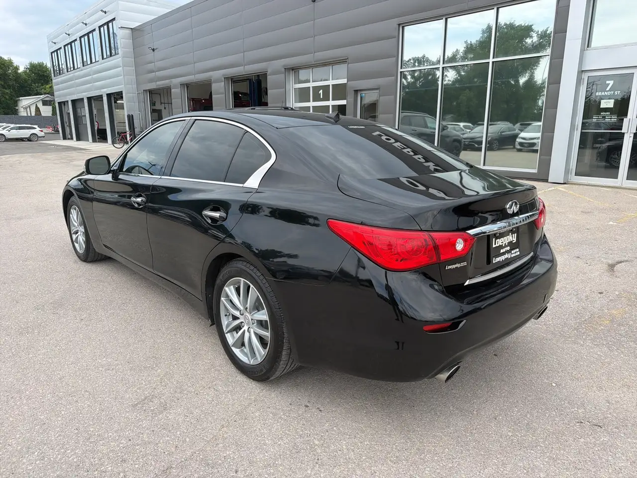 Infiniti Q50 снимка Infiniti Q50