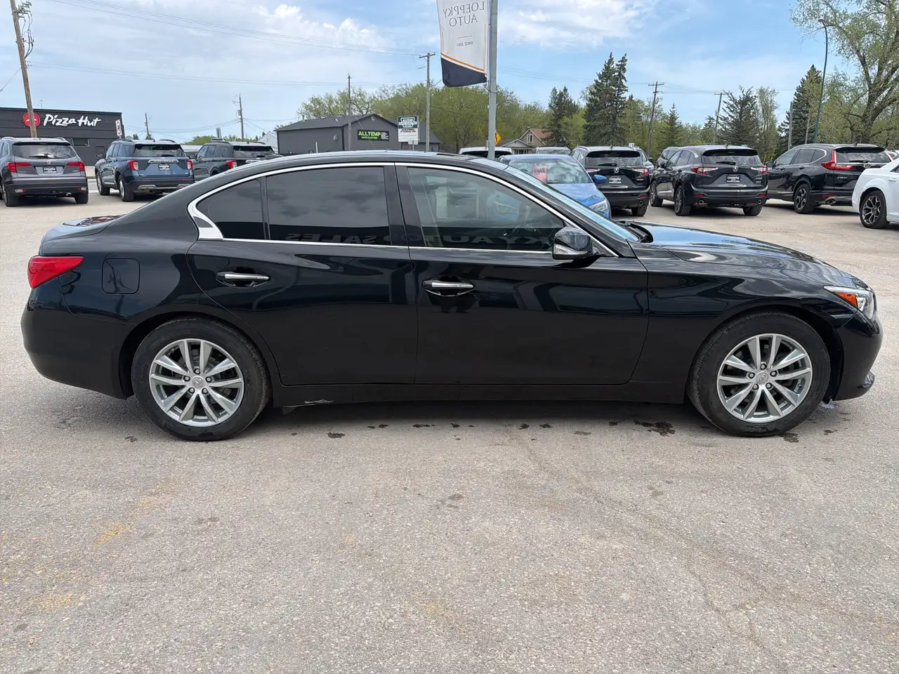 Infiniti Q50 снимка Infiniti Q50