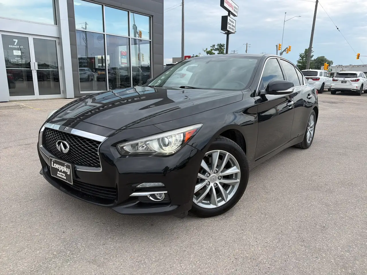 Infiniti Q50 снимка Infiniti Q50