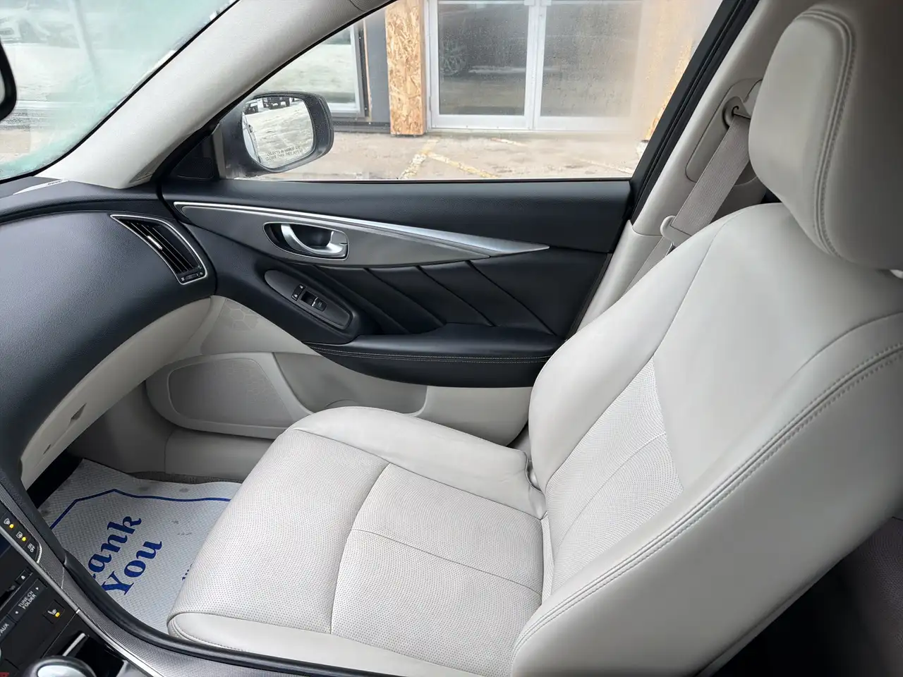 Infiniti Q50 снимка Infiniti Q50