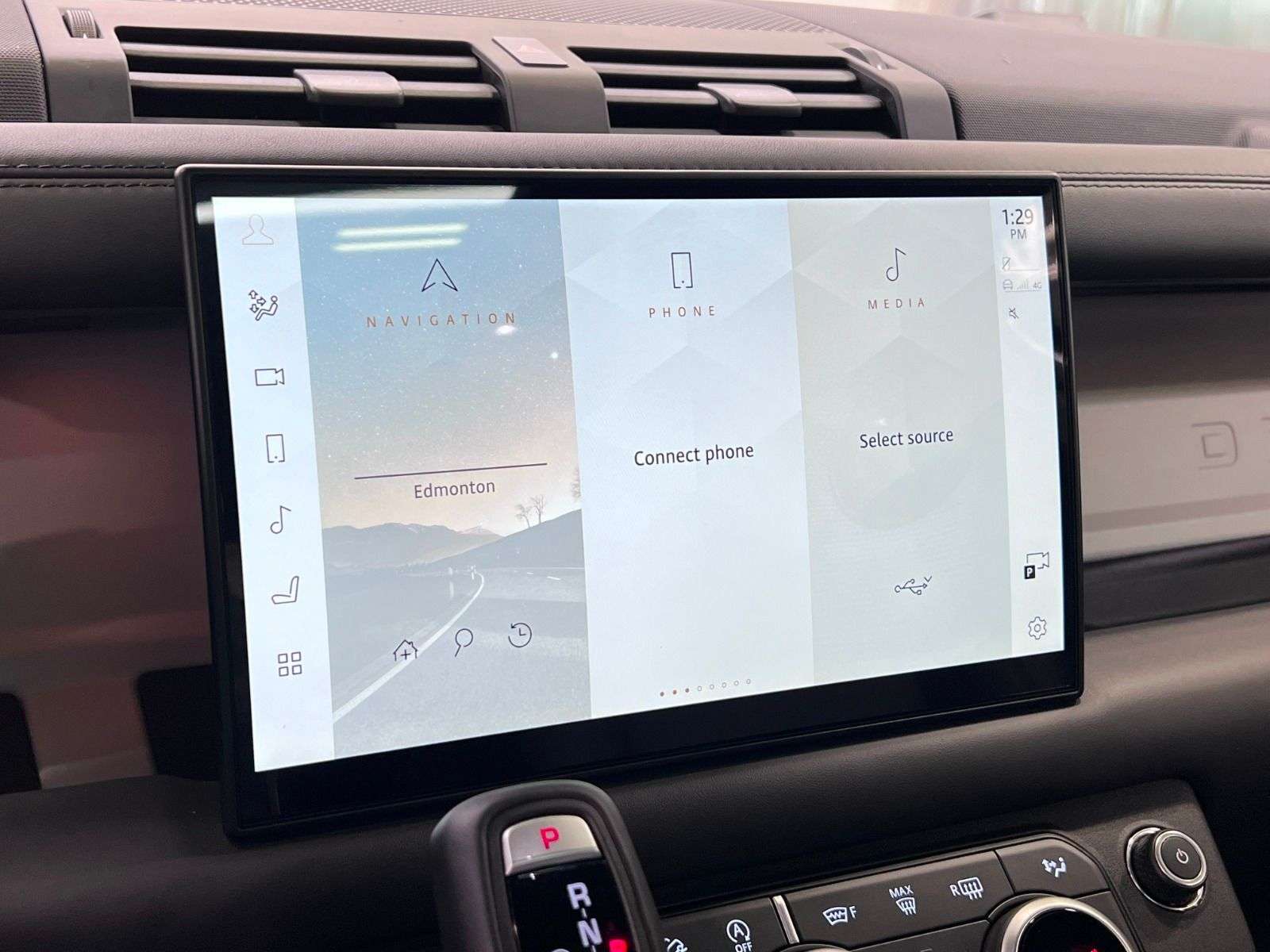 2025 Land Rover Defender X-DYNAMIC SE | PREMIUM INTERIOR PKG | 22 INCH WHEE thumb 20