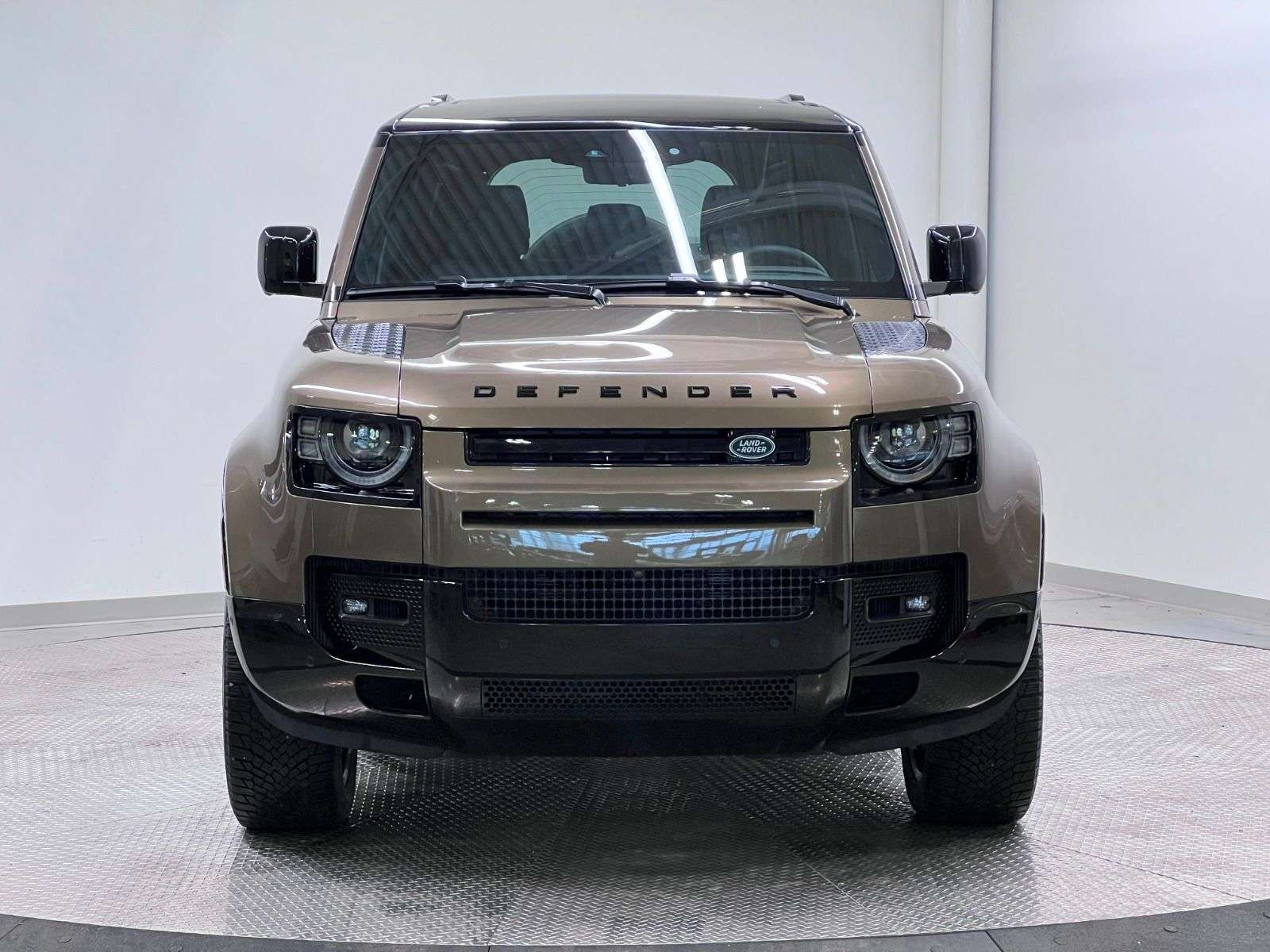 2025 Land Rover Defender X-DYNAMIC SE | PREMIUM INTERIOR PKG | 22 INCH WHEE thumb 8