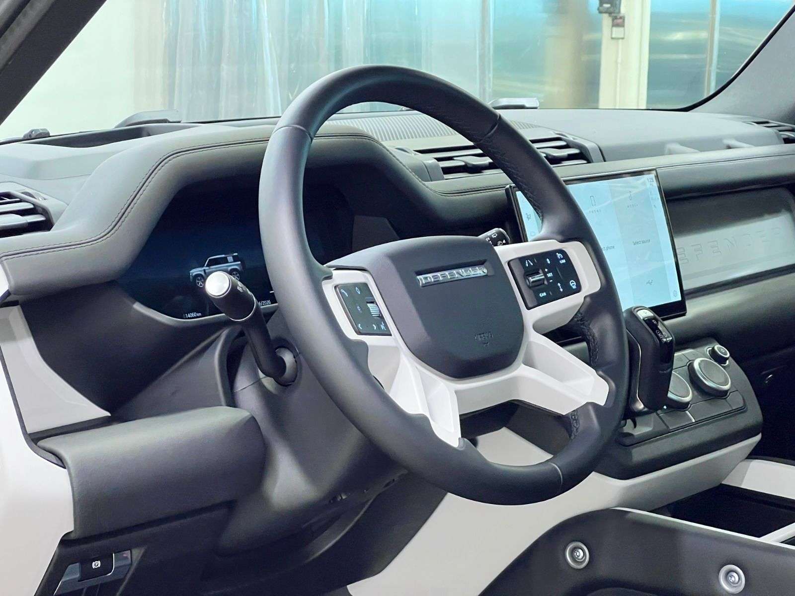 2025 Land Rover Defender X-DYNAMIC SE | PREMIUM INTERIOR PKG | 22 INCH WHEE thumb 31