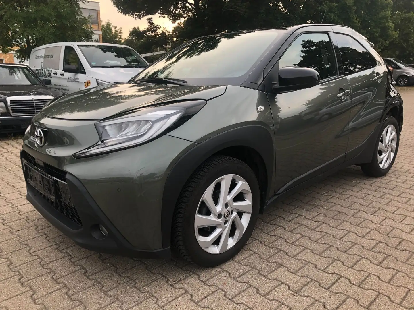 Toyota Aygo X Pulse Gris - 1