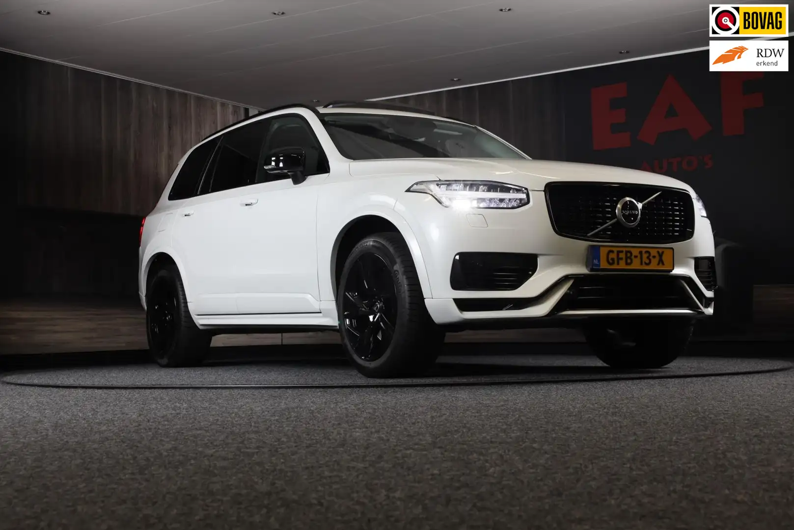 Volvo XC90 2.0 T8 Twin Engine AWD Momentum Pro / 7 Zitter / A Blanco - 1