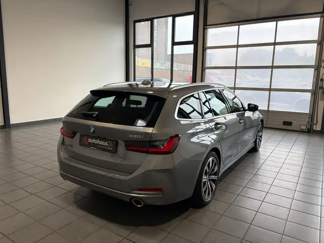 BMW 3 Series view 5