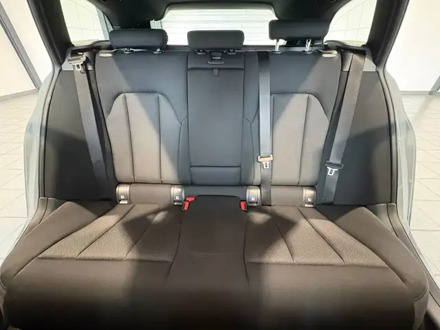 BMW 3 Series view 14