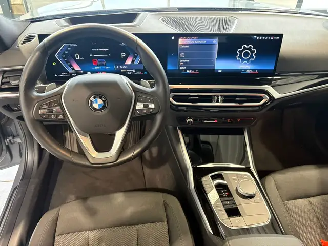 BMW 3 Series view 9