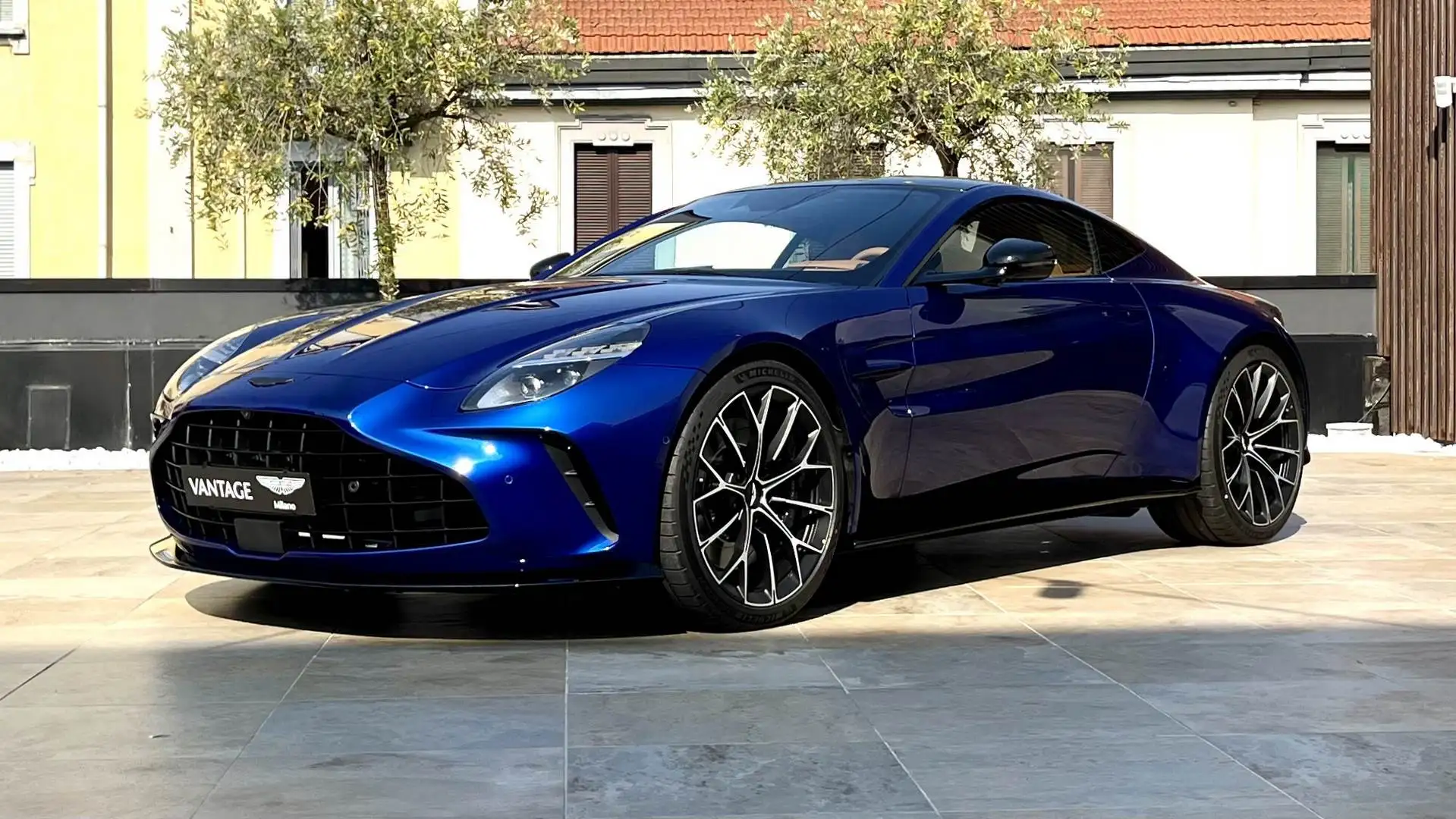 Aston Martin Vantage Coupe 4.0 V8 auto Blu/Azzurro - 1