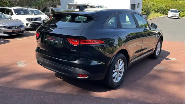 Jaguar F-Pace view 5