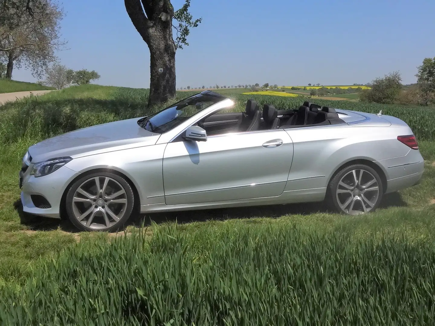 Mercedes-Benz E 250 E 250 (BlueTEC) d Cabrio 9G-TRONIC Silver - 1