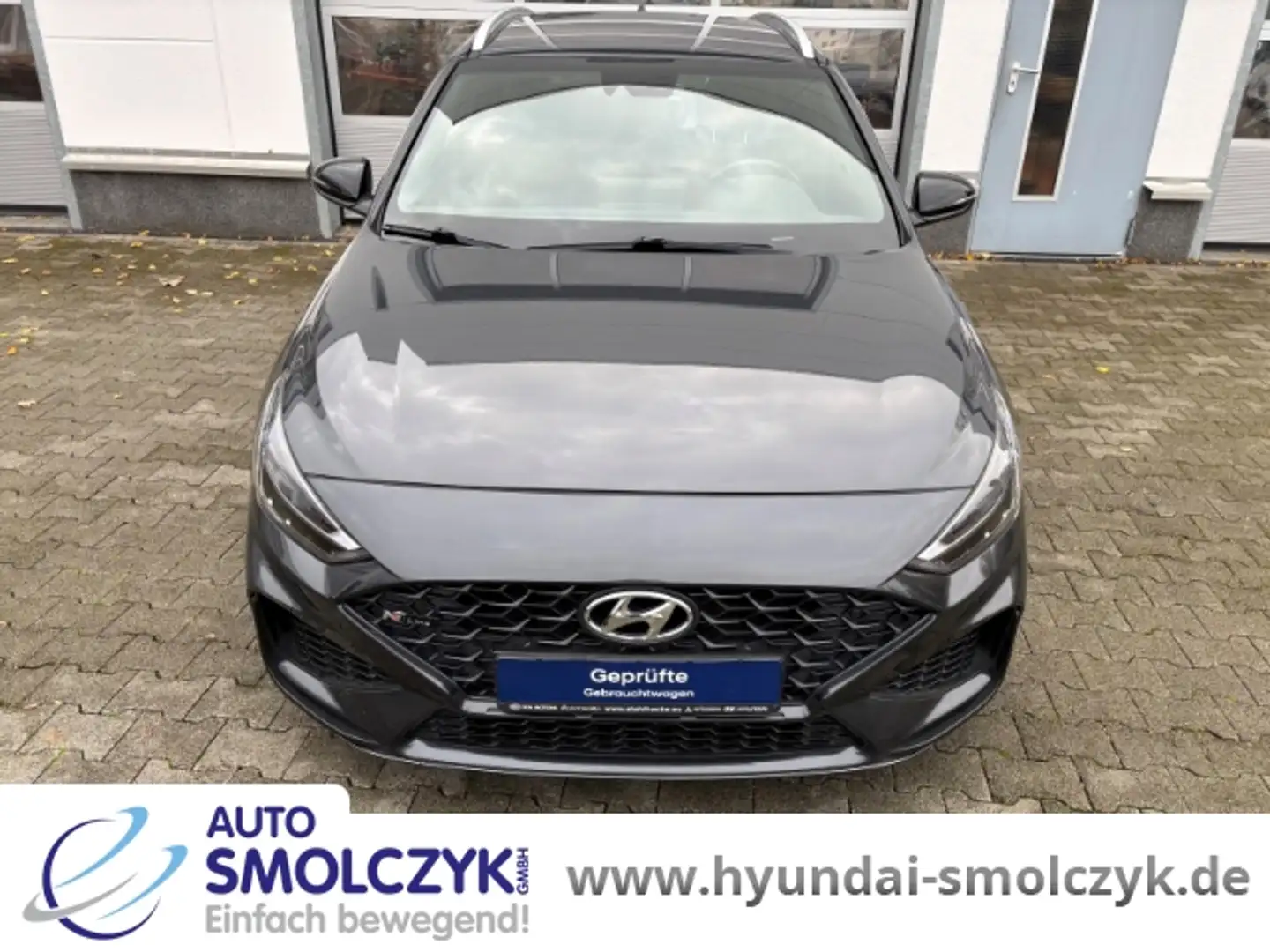 Hyundai i30 N-LINE 1.5 T-GDi 6-MT+NAVI+SITZHEIZUNG+KAMERA Grijs - 2