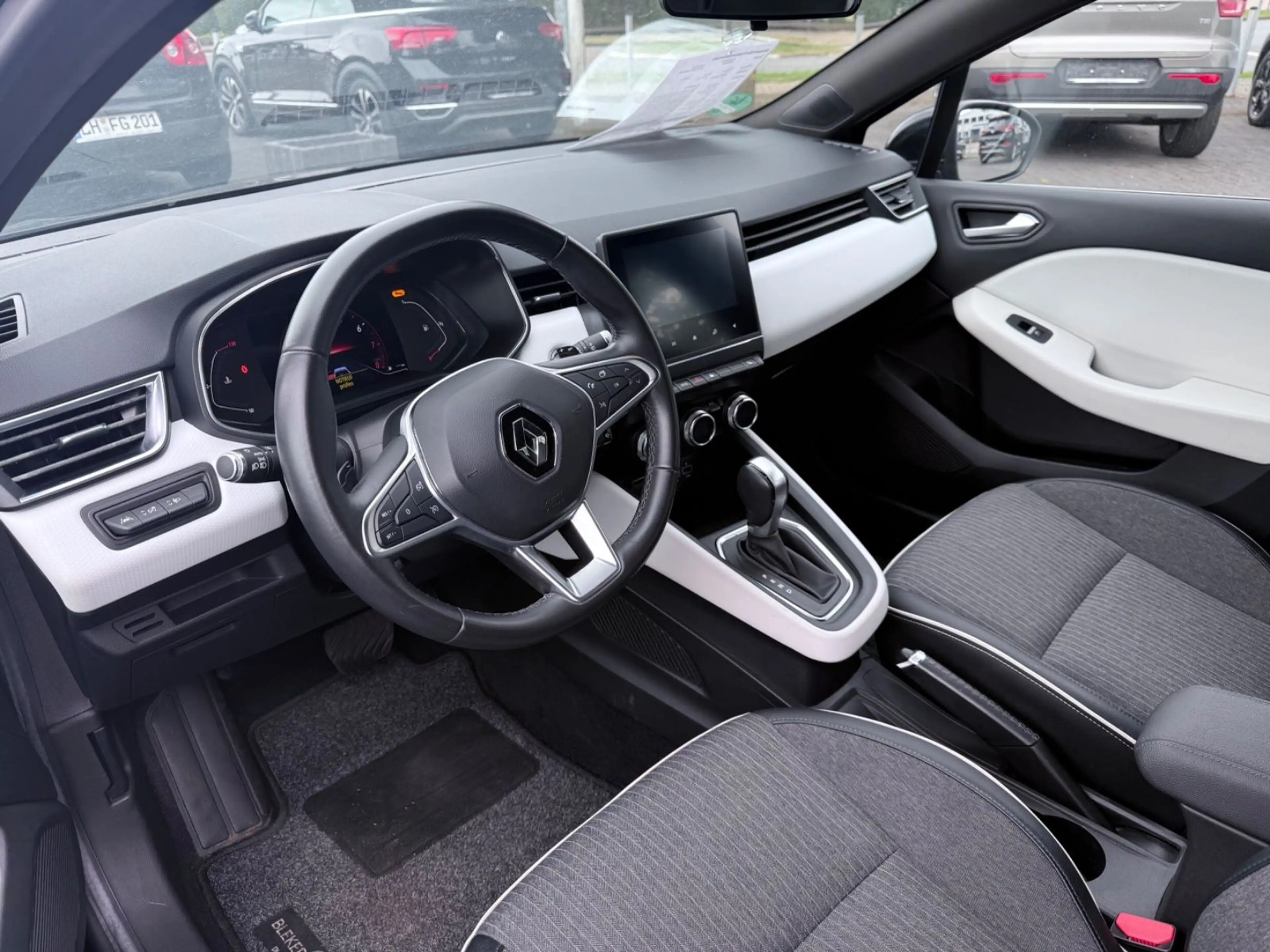 Renault Clio V Intens Automatik — photo 3