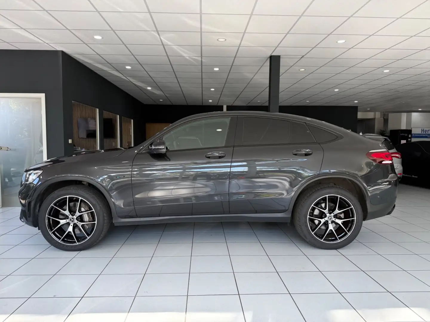 Mercedes-Benz GLC 300 de Coupe 4M*AMG*360*MBEAM*AHK*CARPLAY*NIG Gris - 2